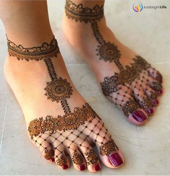 Leg Mehndi Design Simple (1)